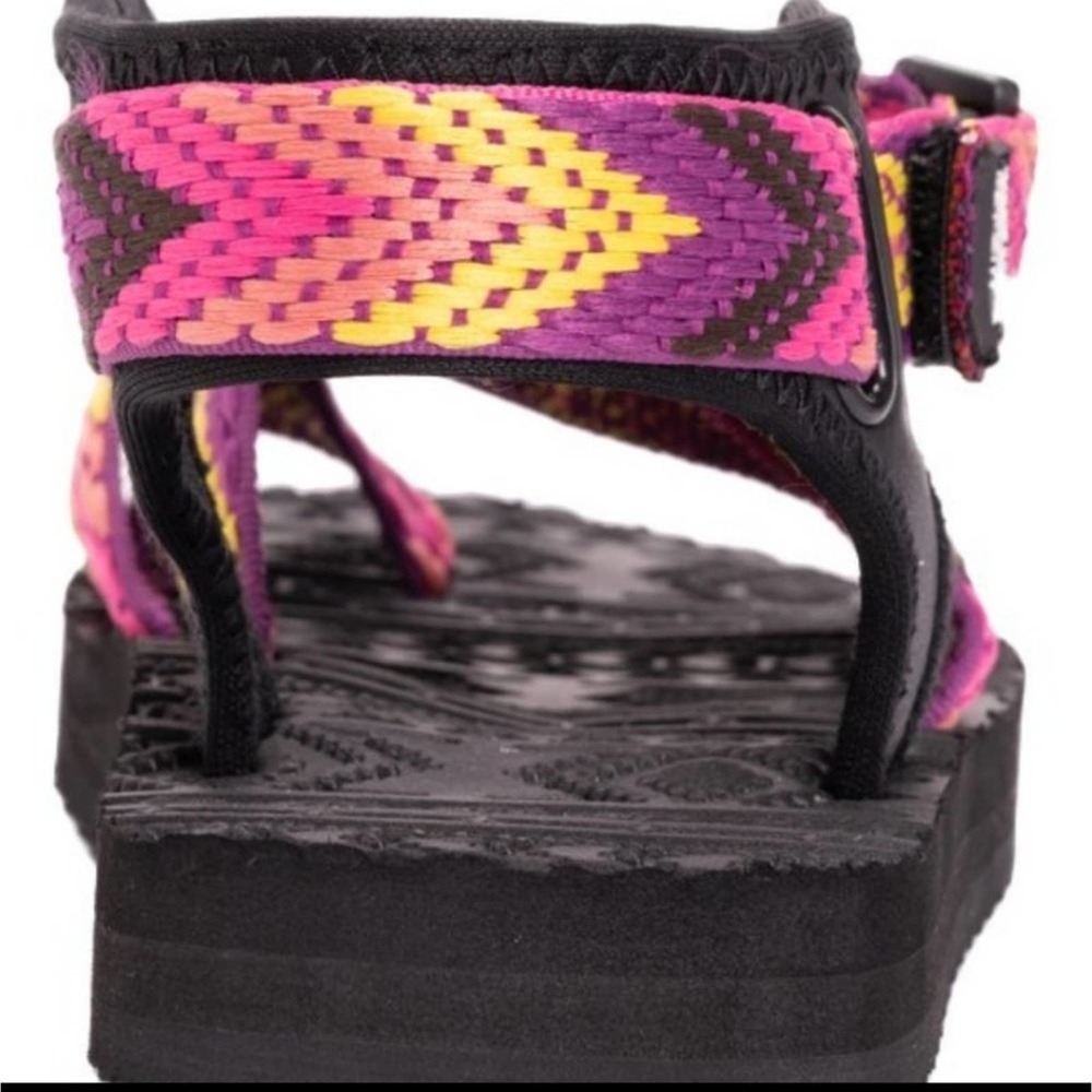 Muk luks sport NWT sandal pink chevron size 8 - Picture 2 of 7